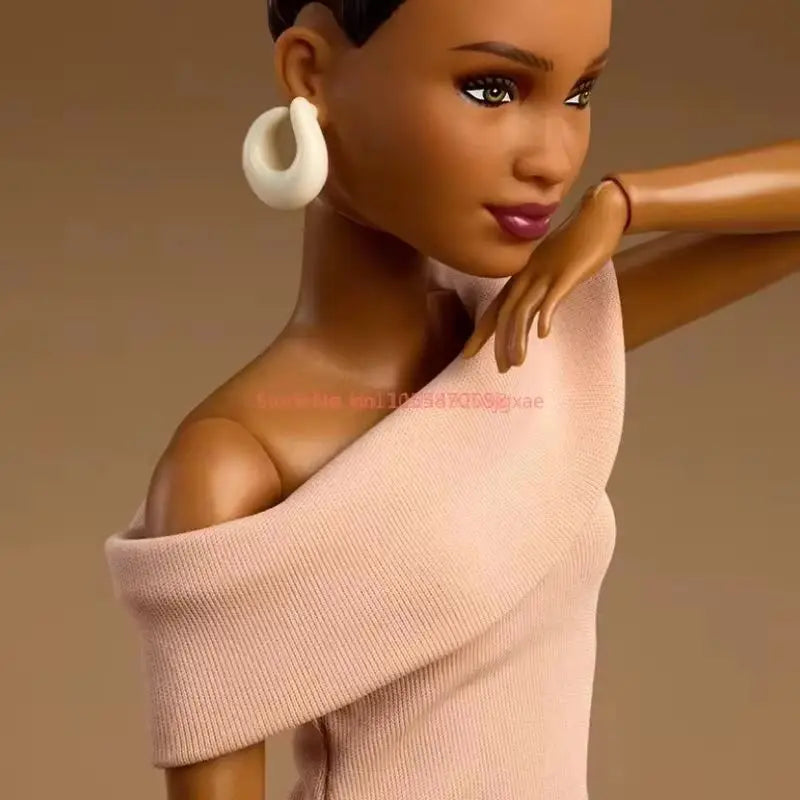 Barbie Basic Elegance Sammlerpuppe – Elegantes Design mit Goldakzenten