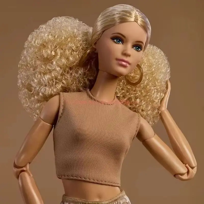 Barbie Basic Elegance Sammlerpuppe – Elegantes Design mit Goldakzenten