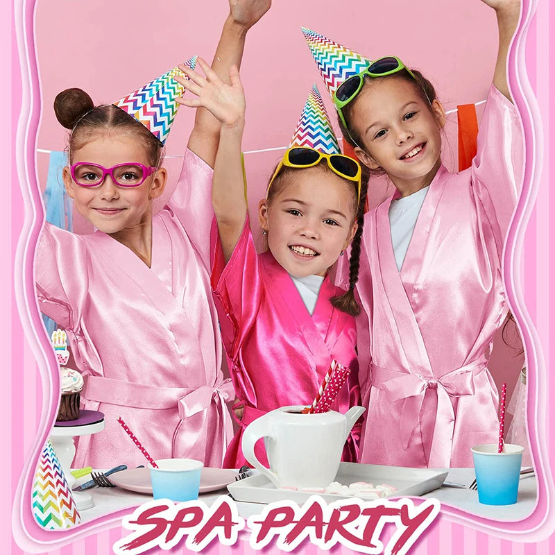 Spa Party Set für Mädchen – 6-teiliges Bademantel- & Pyjamaparty-Set