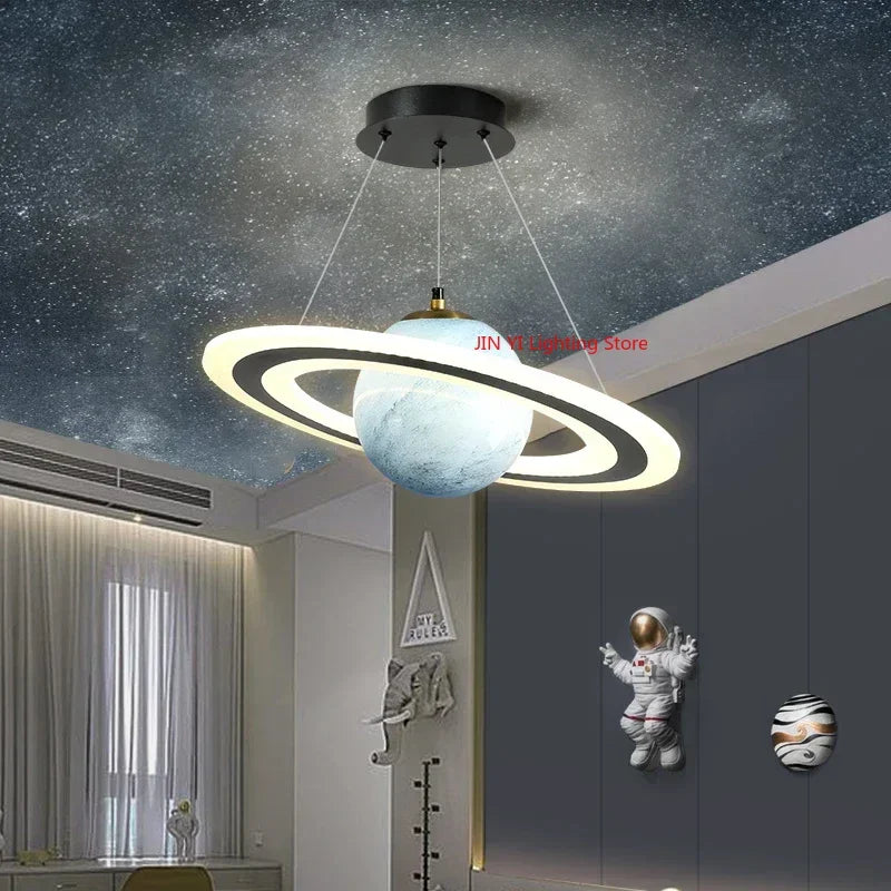 Planet LED Pendelleuchte – Moderne Kinderzimmer-Lampe im Weltraum-Design